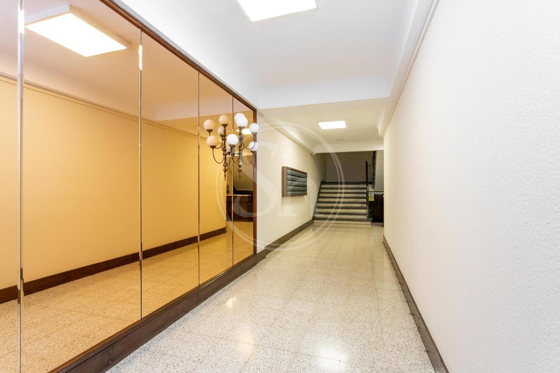 Familiar Junto A Hospital Clinic Apartamento Barcelona